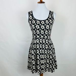 City Studio pleated sleeveless Mini Dress size XS